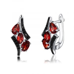 Ohrringe aus Silber mit Granat